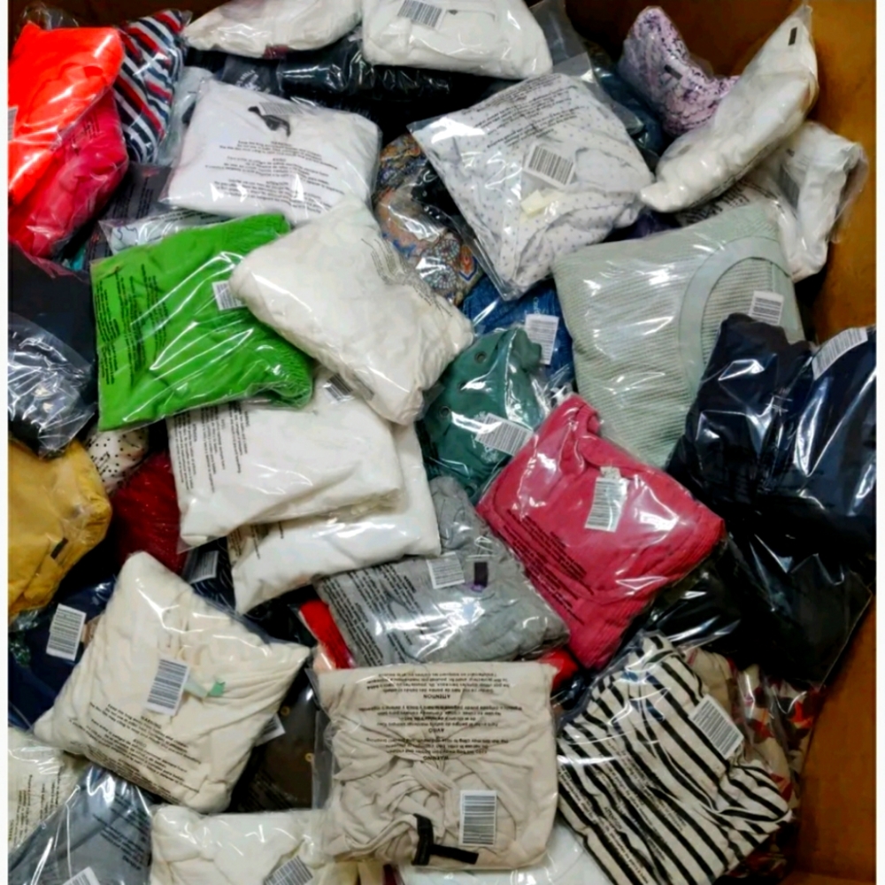 - Wholesale lot clothing Womens Plus size XX XL ALL SIZE 6 Pcs